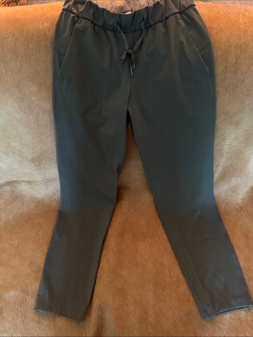 lululemon olive medium green stretch waist. Trousers style. Size 4